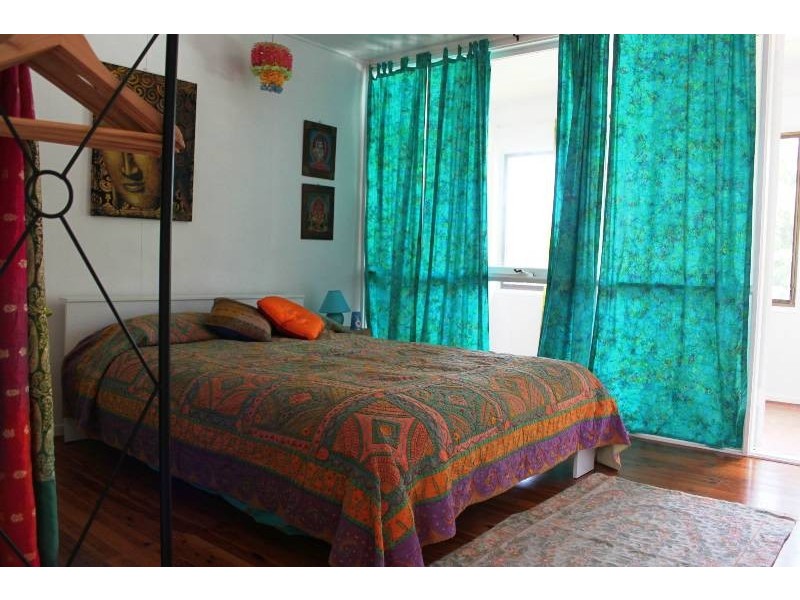 1 Hyam Road, Hyams Beach NSW 2540