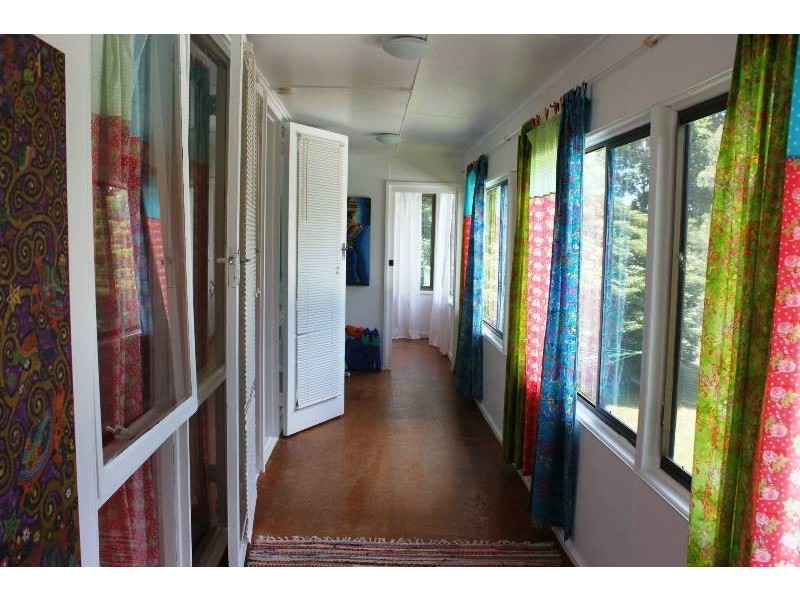 1 Hyam Road, Hyams Beach NSW 2540