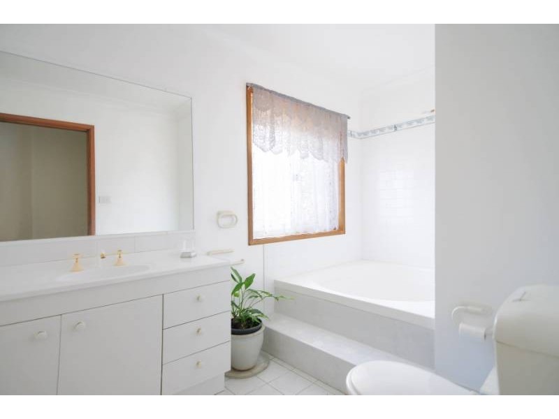 22 Claylands Drive, St Georges Basin NSW 2540