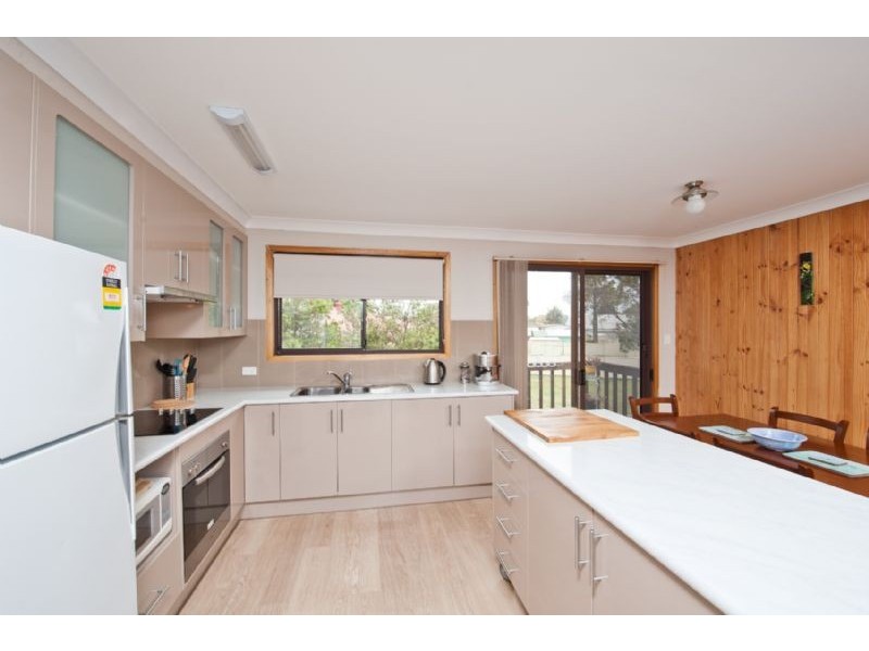 8 Curlew Street, Sanctuary Point NSW 2540