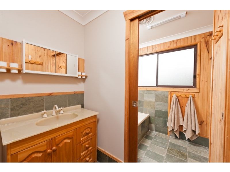 8 Curlew Street, Sanctuary Point NSW 2540