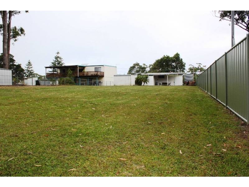 6 ST GEORGES ROAD, St Georges Basin NSW 2540