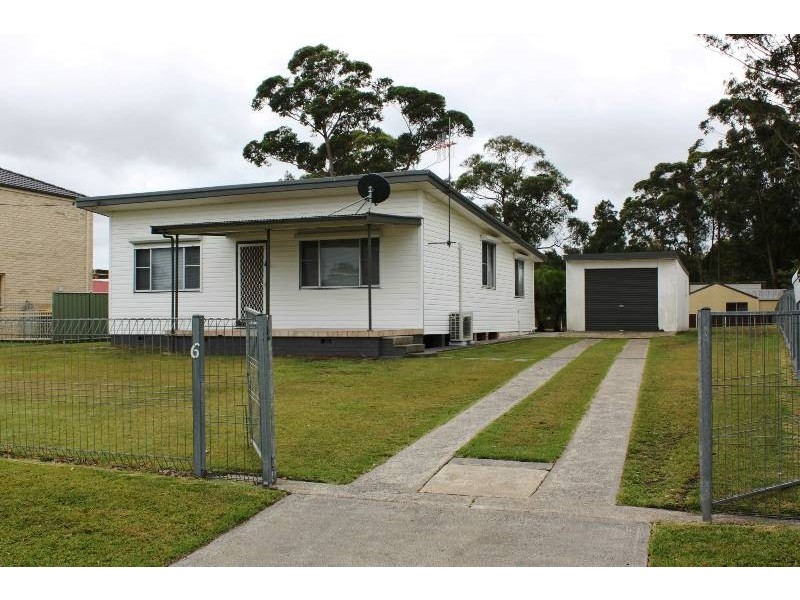 6 ST GEORGES ROAD, St Georges Basin NSW 2540