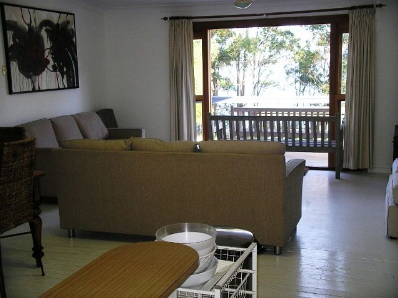 161 Basin View Pde, Basin View NSW 2540