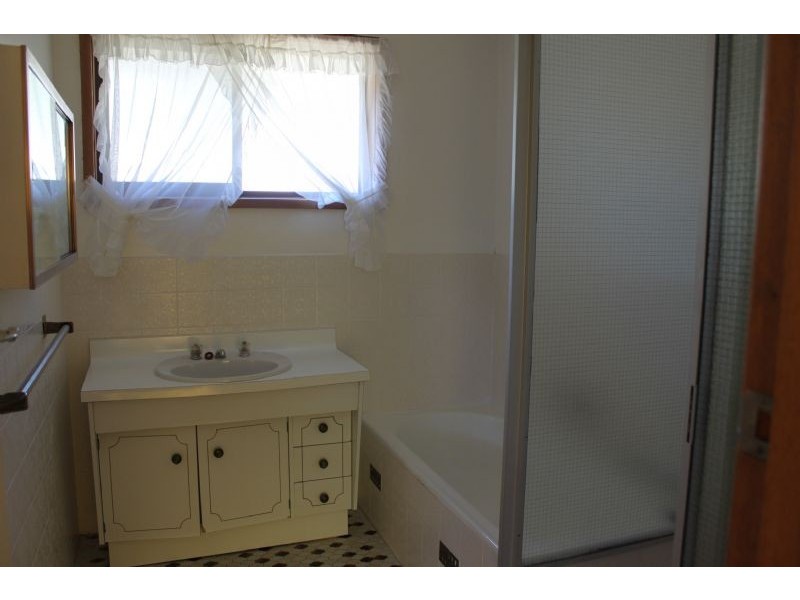 196 ELIZABETH DRIVE, Vincentia NSW 2540
