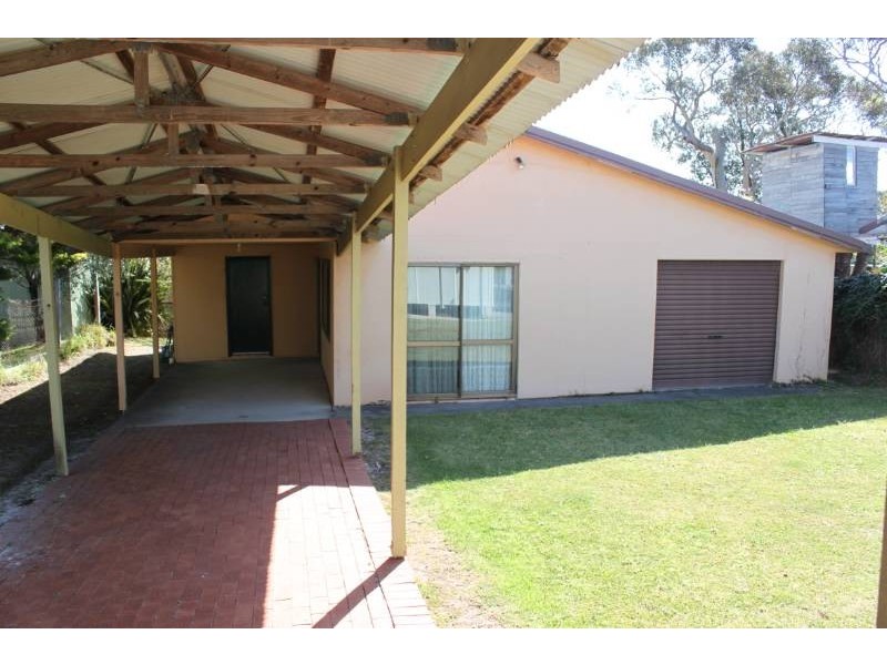 51 Elizabeth Dr, Vincentia NSW 2540