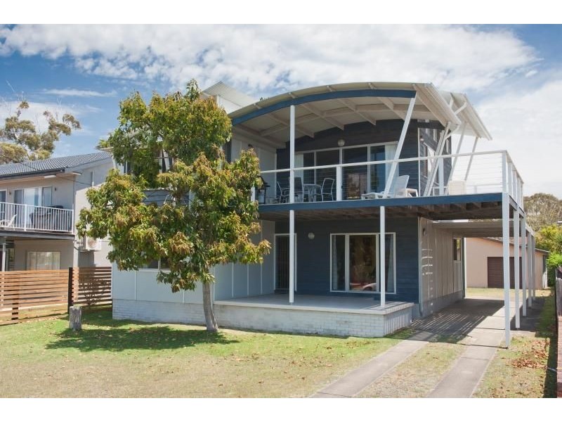 51 Elizabeth Dr, Vincentia NSW 2540