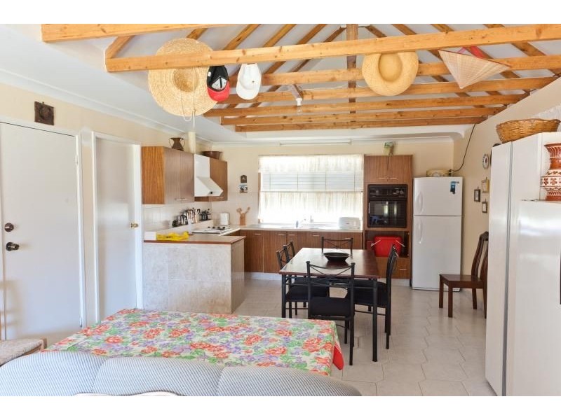 51 Elizabeth Dr, Vincentia NSW 2540