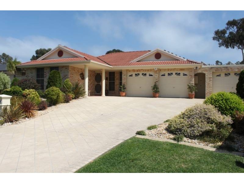 65 Cammaray Dr, St Georges Basin NSW 2540