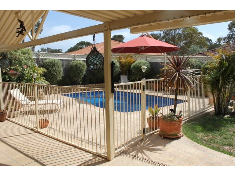 65 Cammaray Dr, St Georges Basin NSW 2540