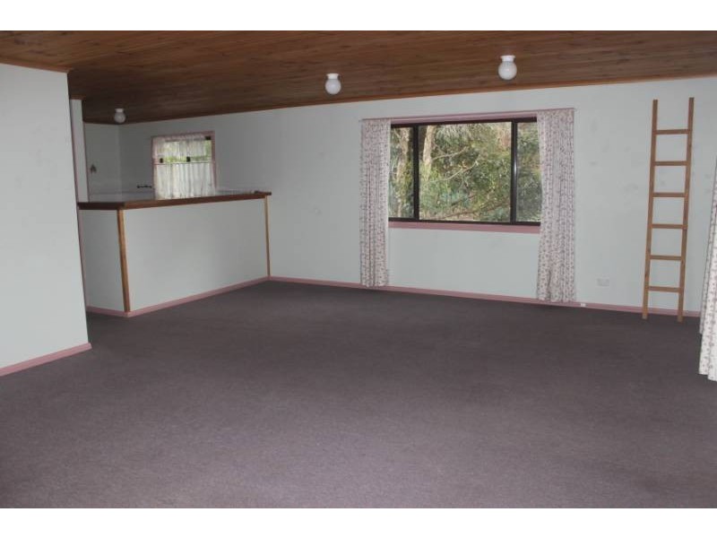 17 Hewitt Avenue, St Georges Basin NSW 2540