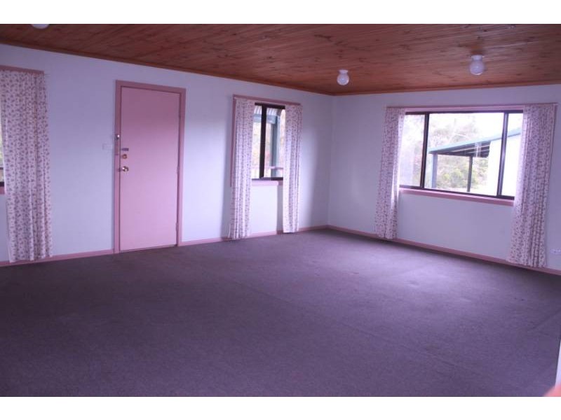 17 Hewitt Avenue, St Georges Basin NSW 2540