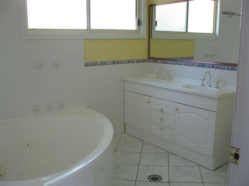 38 McGowen Street, Old Erowal Bay NSW 2540