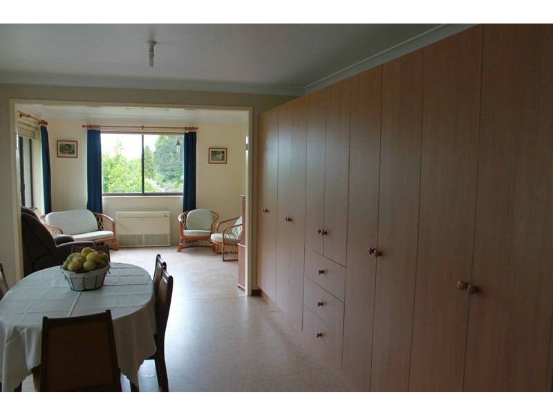 8 Robey Street, Bomaderry NSW 2541