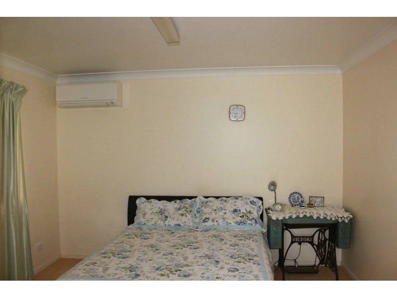 8 Robey Street, Bomaderry NSW 2541