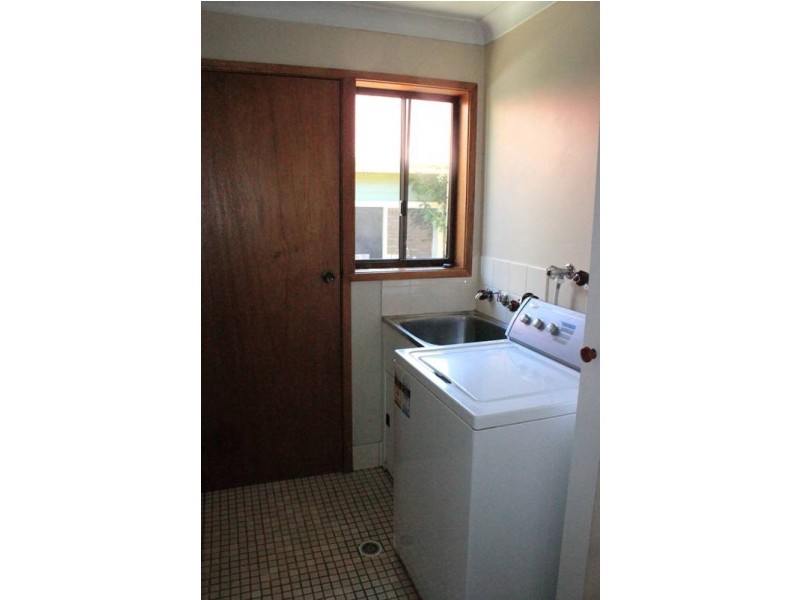 8 Robey Street, Bomaderry NSW 2541