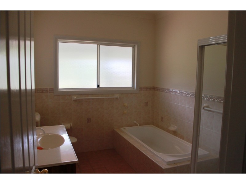 299 Sussex Inlet Road, Sussex Inlet NSW 2540