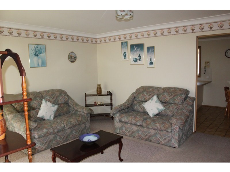 16 Kingsford Smith Cres, Sanctuary Point NSW 2540