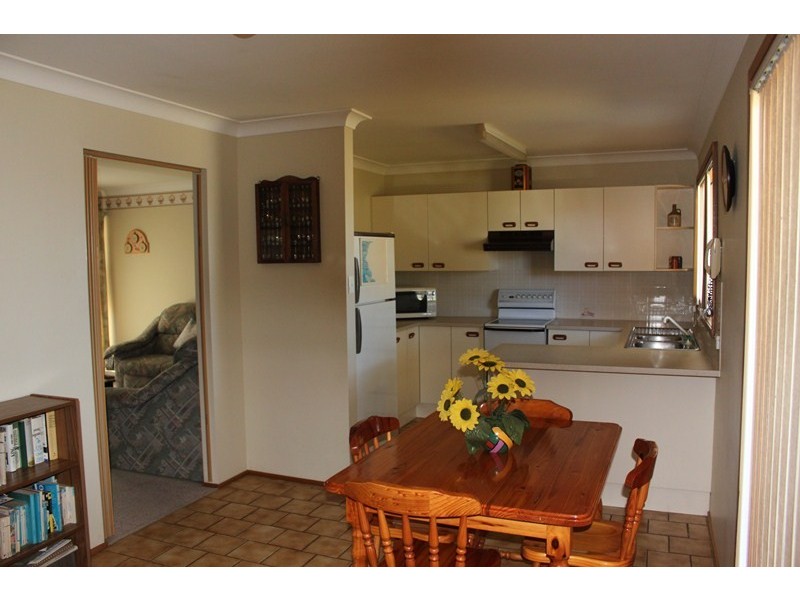 16 Kingsford Smith Cres, Sanctuary Point NSW 2540