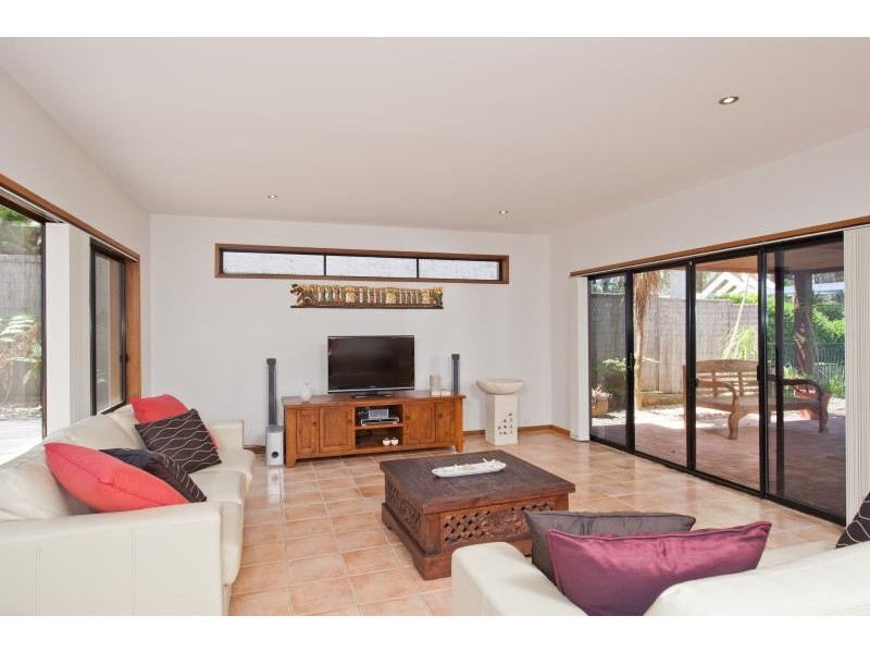 430 Elizabeth Dr, Vincentia NSW 2540