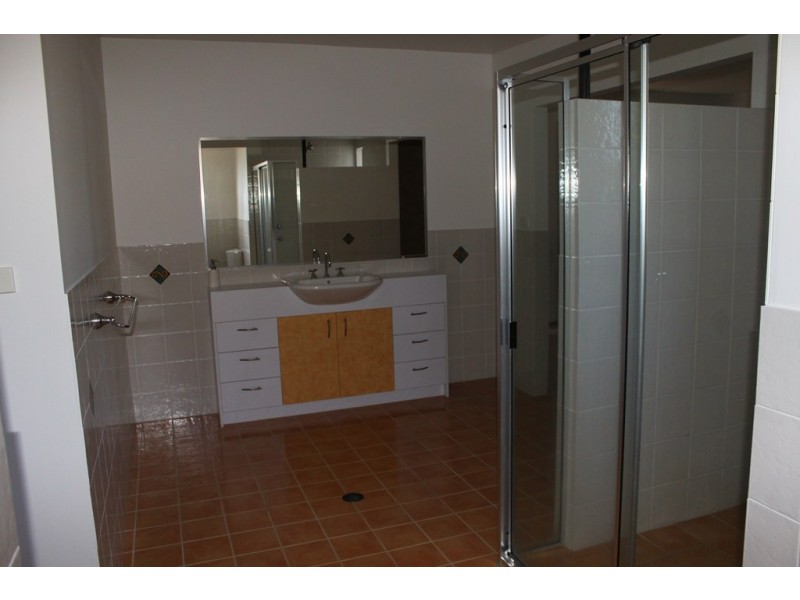 430 Elizabeth Dr, Vincentia NSW 2540