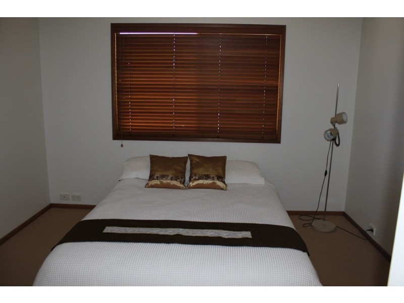 430 Elizabeth Dr, Vincentia NSW 2540