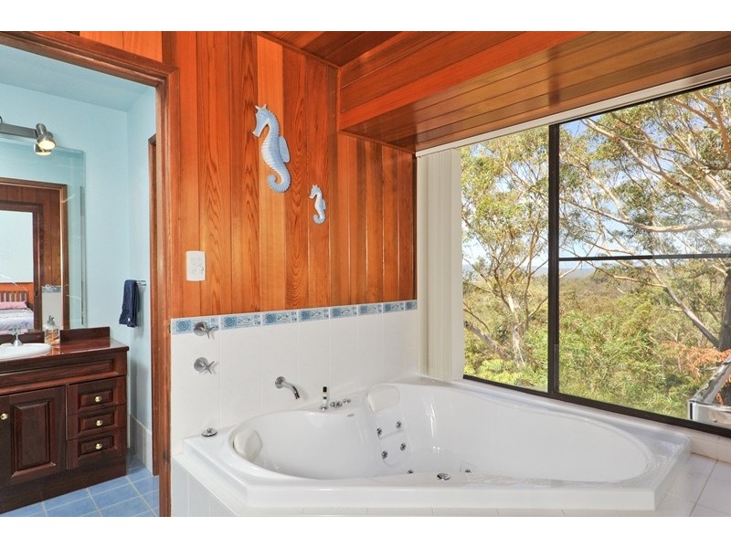 1 Illowra Lane, Hyams Beach NSW 2540