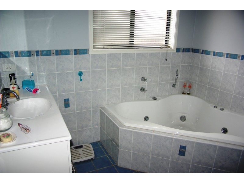 126 Sanctuary Point Road, Sanctuary Point NSW 2540