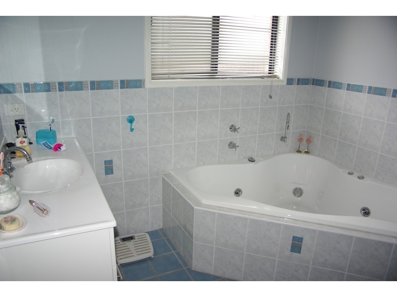 126 Sanctuary Point Road, Sanctuary Point NSW 2540