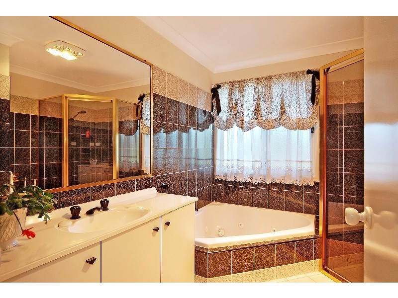 29 Claylands Drive, St Georges Basin NSW 2540