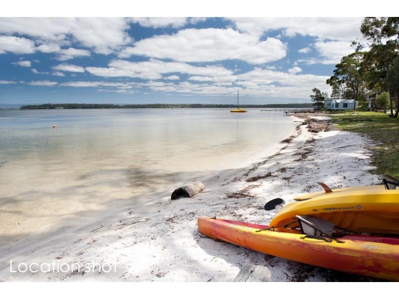 21 Deakin Street, Wrights Beach NSW 2540