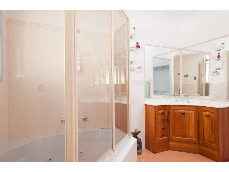 21 Deakin Street, Wrights Beach NSW 2540