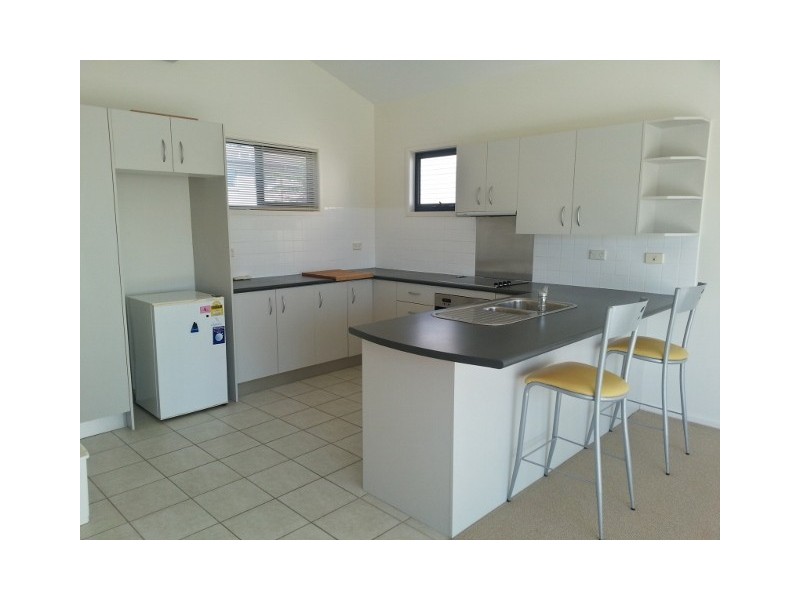 2/223 Elizabeth Drive, Vincentia NSW 2540