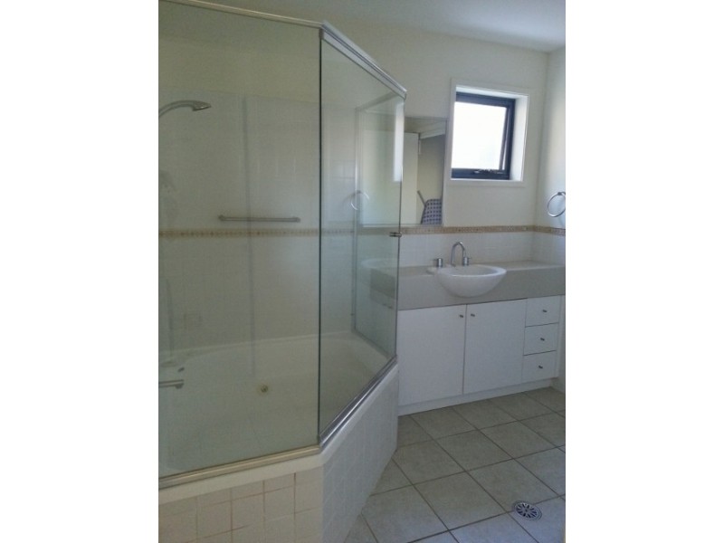 2/223 Elizabeth Drive, Vincentia NSW 2540