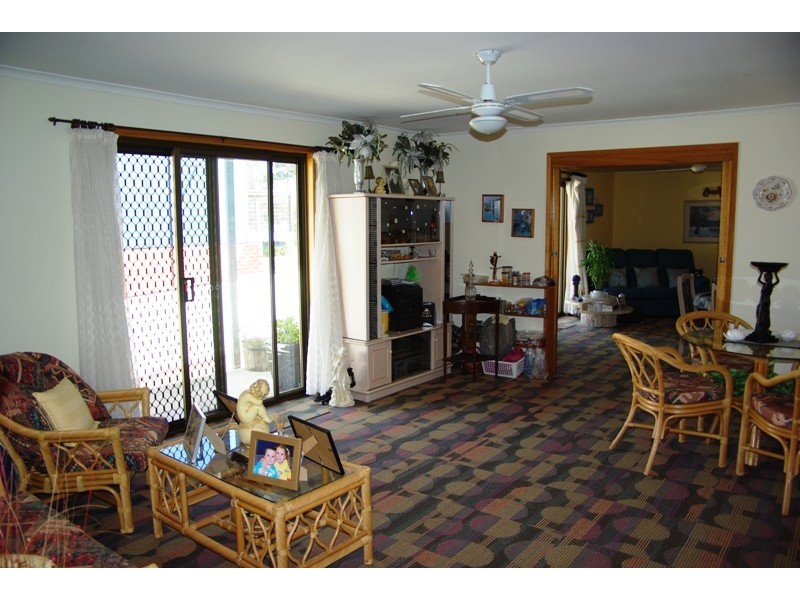 17 Graham Avenue, St Georges Basin NSW 2540