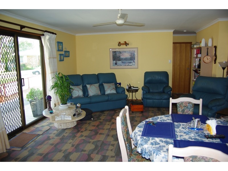 17 Graham Avenue, St Georges Basin NSW 2540