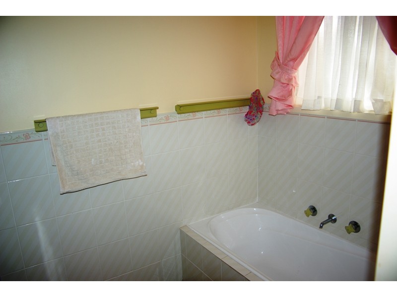 10 Wahroonga Close, St Georges Basin NSW 2540