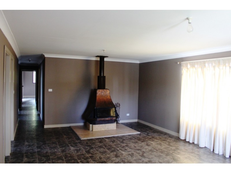 1 Roberts Street, Old Erowal Bay NSW 2540