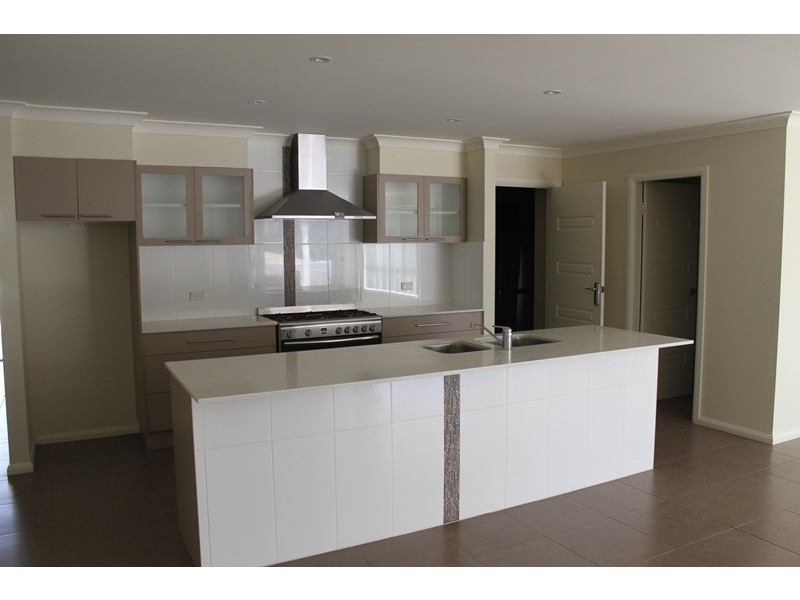 20 Coaster Cct, Vincentia NSW 2540