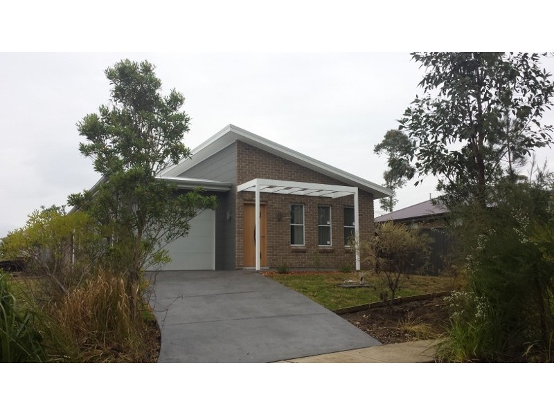 4 Bayswood Avenue, Vincentia NSW 2540