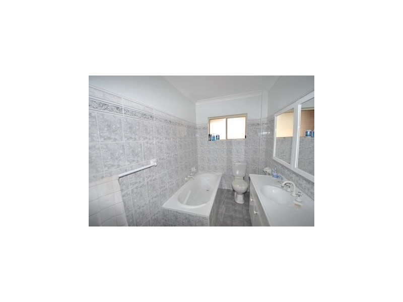 2/23 Caroline Street, Vincentia NSW 2540