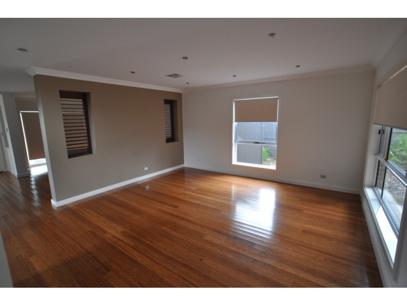 14 Coaster Circuit, Vincentia NSW 2540