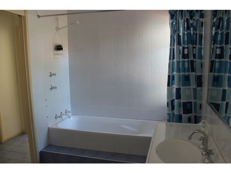 32 Watersedge Ave, Basin View NSW 2540