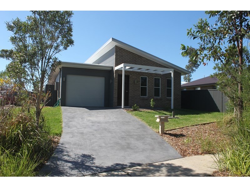 4 Bayswood Ave, Vincentia NSW 2540