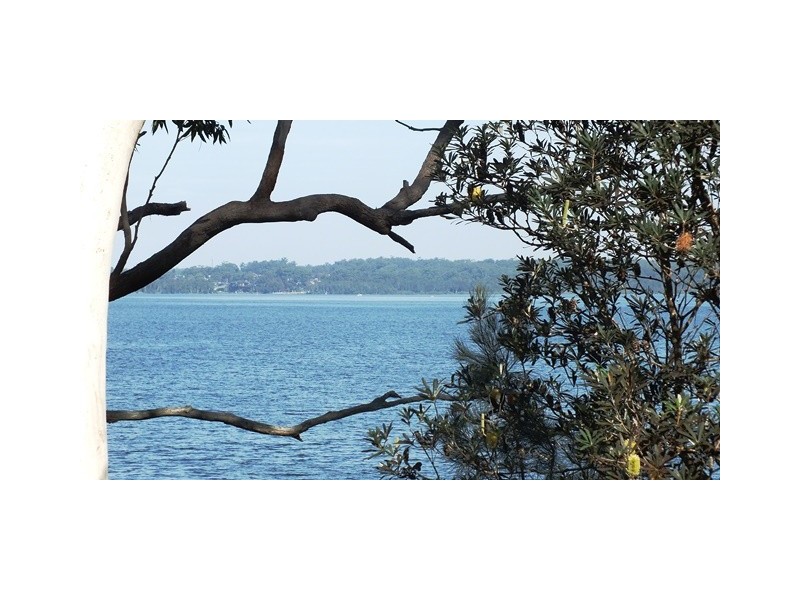 16 Greville Avenue, Sanctuary Point NSW 2540