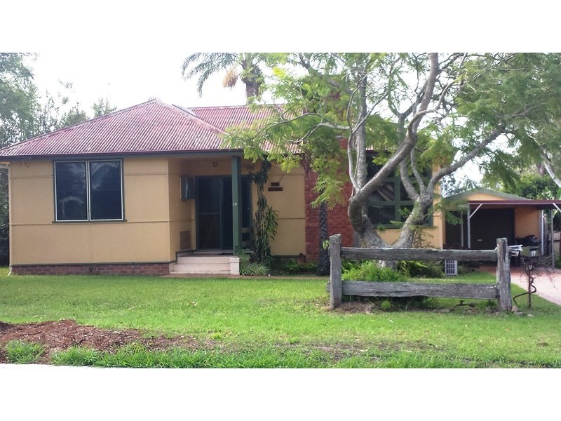 19 Plunkett Street, Nowra NSW 2541