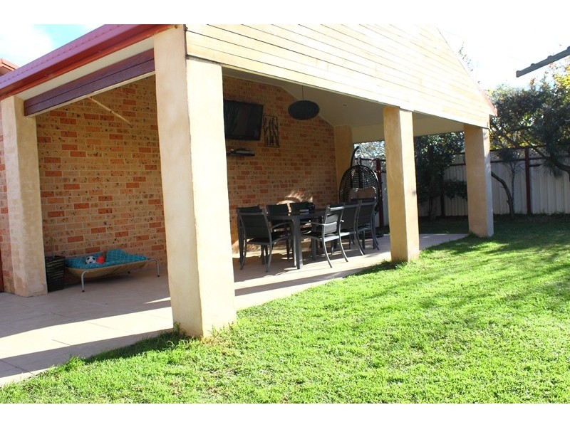 26 John St, Basin View NSW 2540