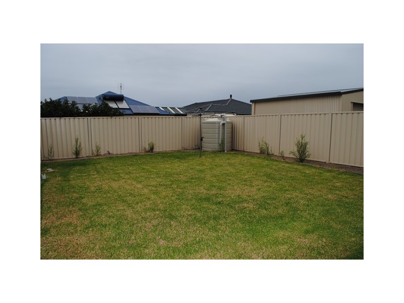 7b The Garden Walk, Worrigee NSW 2540