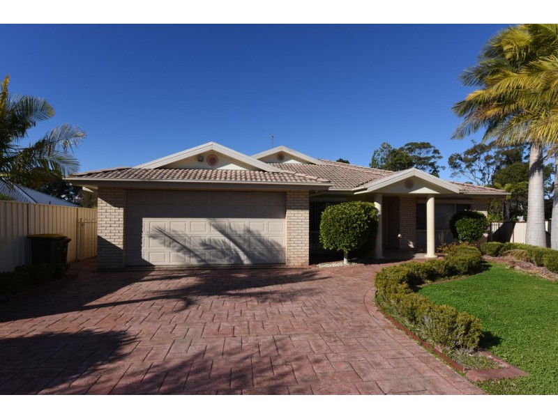 6 Hurst Place, St Georges Basin NSW 2540