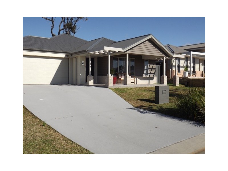 4 Dinghy Street, Vincentia NSW 2540